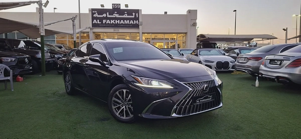 Lexus ES350 Gcc specs (no warranty)