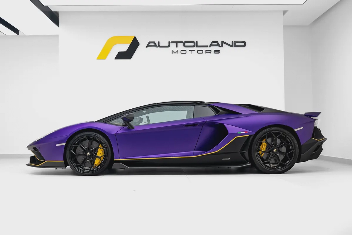 2022 LAMBORGHINI AVENTADOR ULTIMAE 01 OF 250. FULL CARBON-3-3