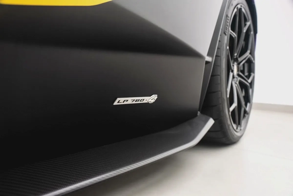 2022 LAMBORGHINI AVENTADOR ULTIMAE 01 OF 250. FULL CARBON
