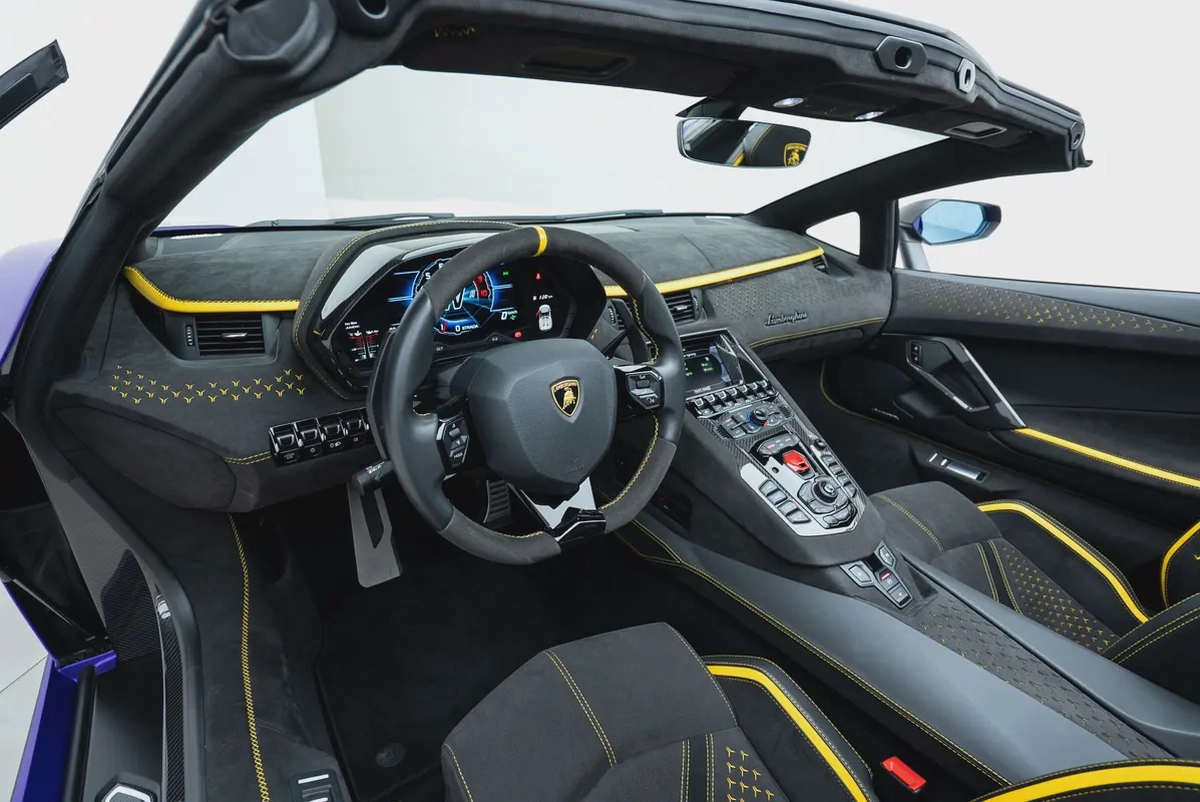 2022 LAMBORGHINI AVENTADOR ULTIMAE 01 OF 250. FULL CARBON-13-13
