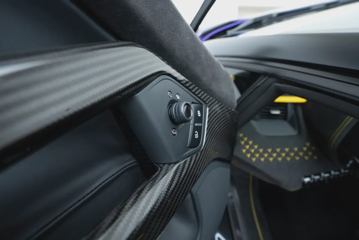 2022 LAMBORGHINI AVENTADOR ULTIMAE 01 OF 250. FULL CARBON-14-14