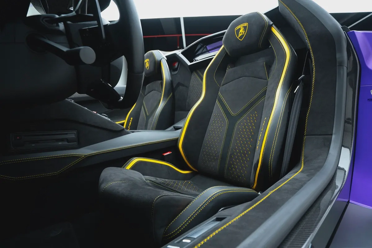 2022 LAMBORGHINI AVENTADOR ULTIMAE 01 OF 250. FULL CARBON-16-16