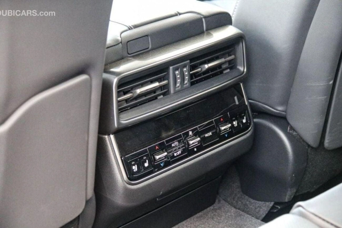Lexus LX600 Signature 3.5L ( CYL)-9-0