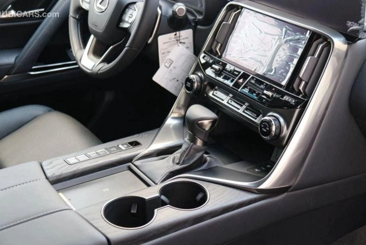 Lexus LX600 Signature 3.5L ( CYL)-6-0