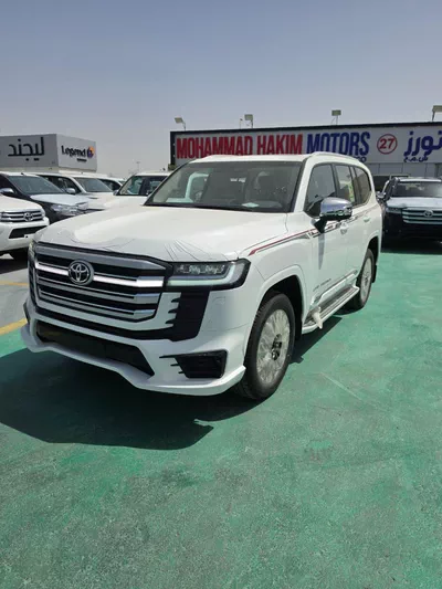 Toyota Land Cruiser LC300 GXR 4.0L 2026 | White | Beige-6