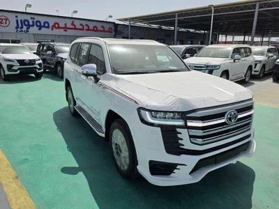 Toyota Land Cruiser LC300 GXR 4.0L 2026 | White | Beige-10