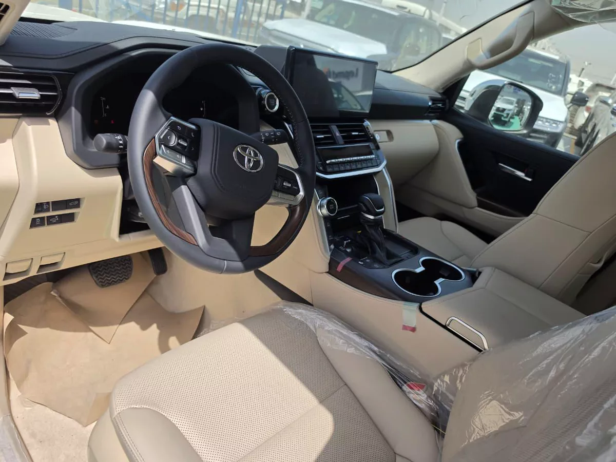 Toyota Land Cruiser LC300 GXR 4.0L 2026 | White | Beige-9-9