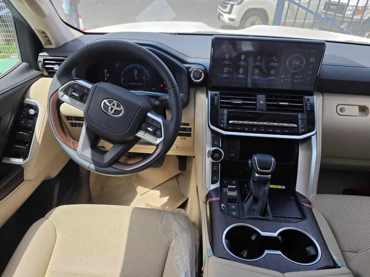 Toyota Land Cruiser LC300 GXR 4.0L 2026 | White | Beige-3-3