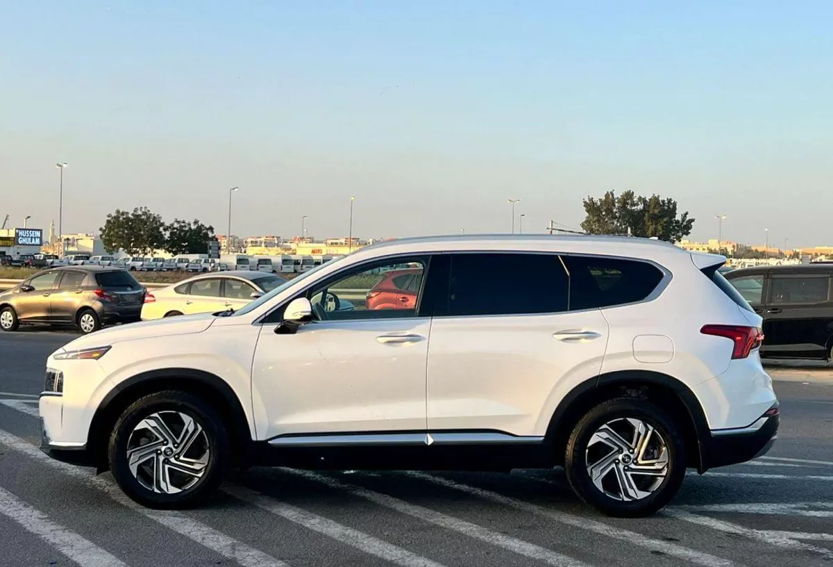 Hyundai Santa Fe SMART 2022 Hyundai Santa Fe Full Option 2.5L V4 -Panoramic Sunroof - Leather Seat - Rear Camera-3-0