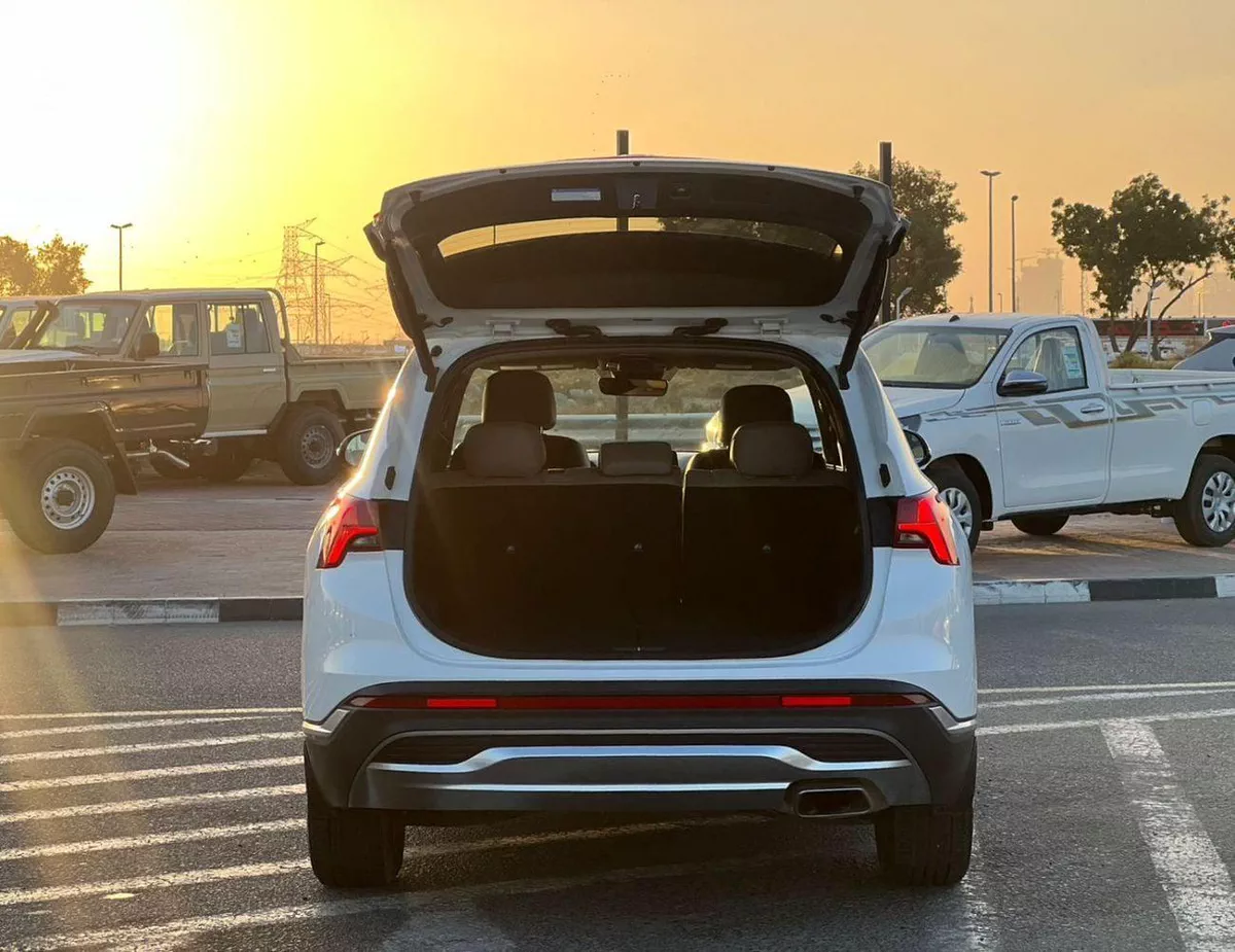 Hyundai Santa Fe SMART 2022 Hyundai Santa Fe Full Option 2.5L V4 -Panoramic Sunroof - Leather Seat - Rear Camera-6-0