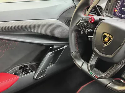 Lamborghini REVUELTO 2024 GCC under warranty-13