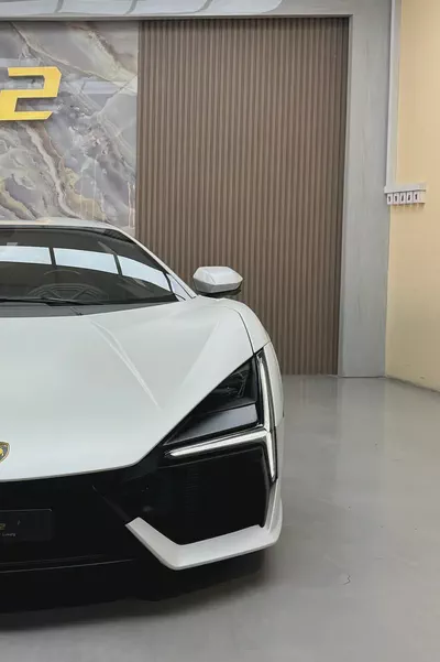 Lamborghini REVUELTO 2024 GCC under warranty-17