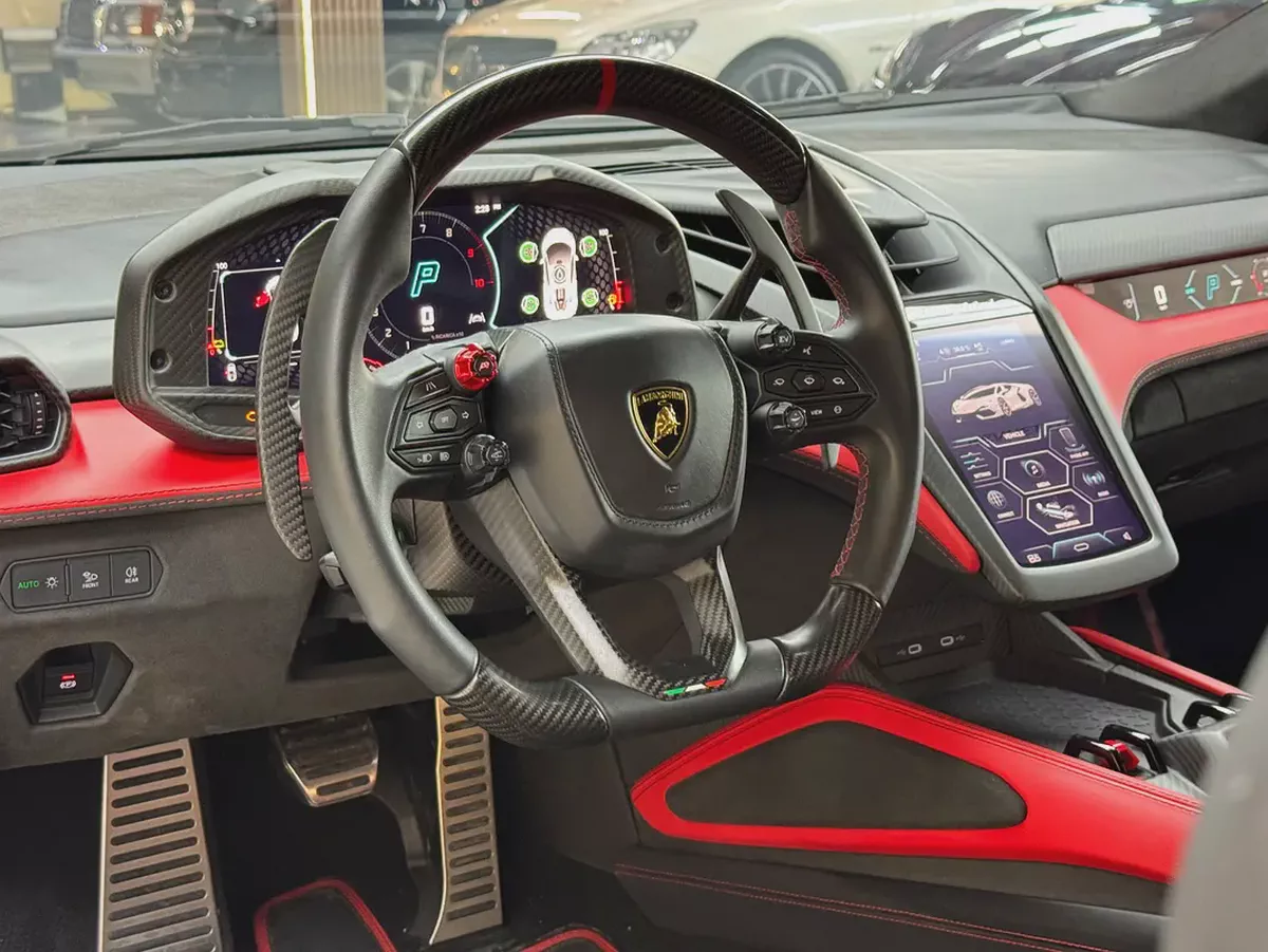 Lamborghini REVUELTO 2024 GCC under warranty-10-10