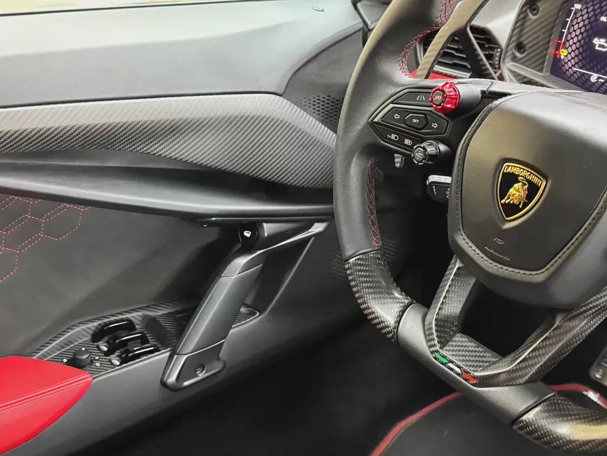 Lamborghini REVUELTO 2024 GCC under warranty-13-13
