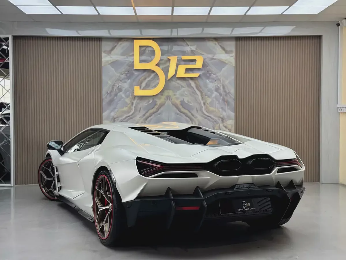 Lamborghini REVUELTO 2024 GCC under warranty-2-2