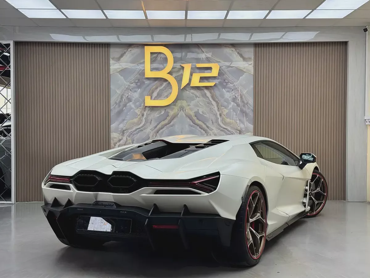 Lamborghini REVUELTO 2024 GCC under warranty-3-3
