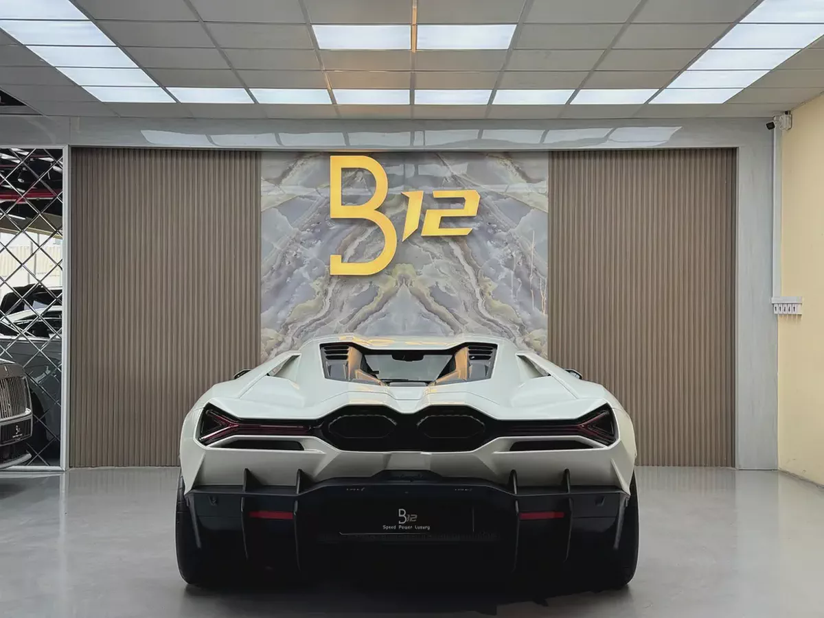 Lamborghini REVUELTO 2024 GCC under warranty-6-6