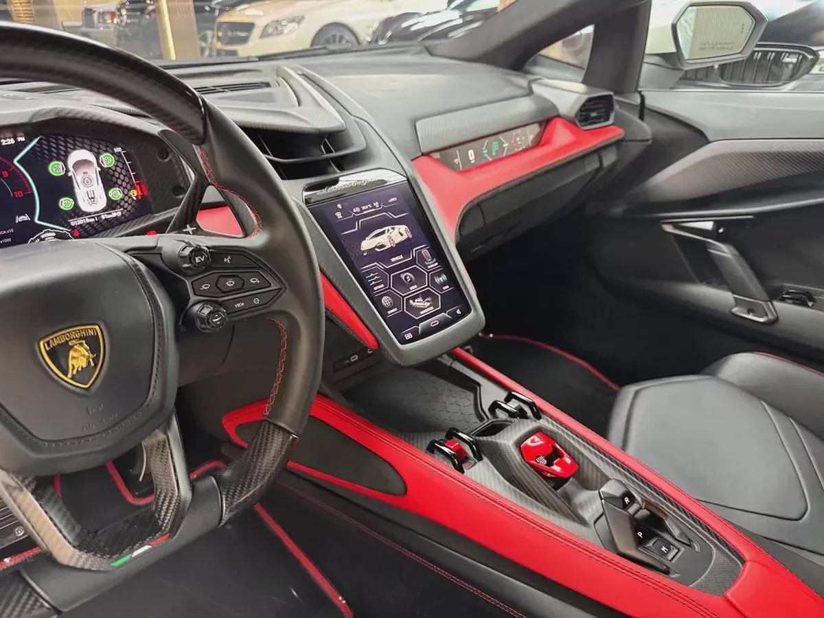 Lamborghini REVUELTO 2024 GCC under warranty-7-7