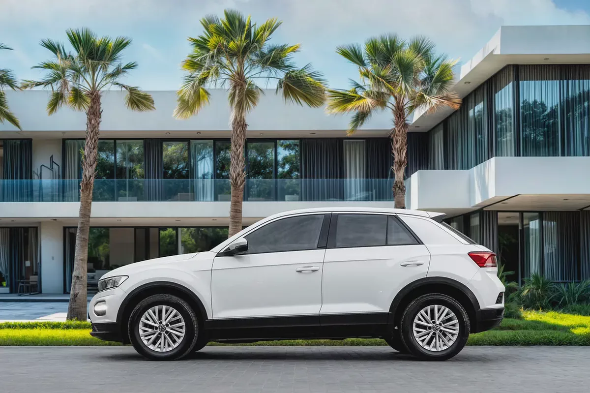 1,038 P.M |  T-Roc Life | 0% Downpayment | Excellent Condition!-1-1