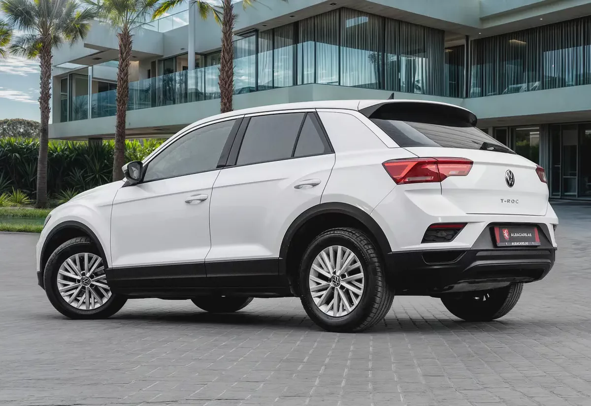 1,038 P.M |  T-Roc Life | 0% Downpayment | Excellent Condition!-2-2