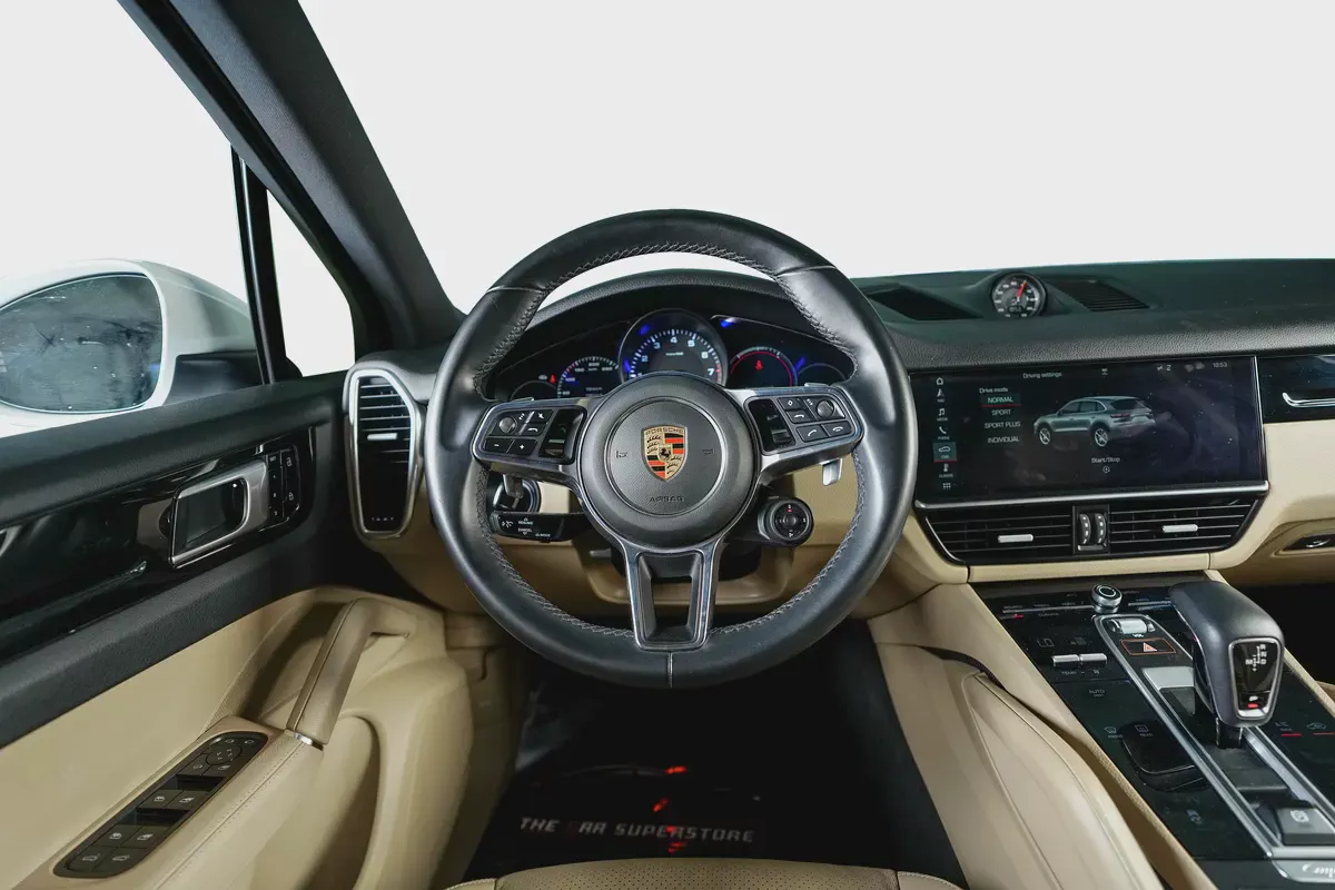 Porsche cayenne-SUV-GCC-sport crono package-Dual Exhaust-Ventilated Seats-Warranty Available-14-14