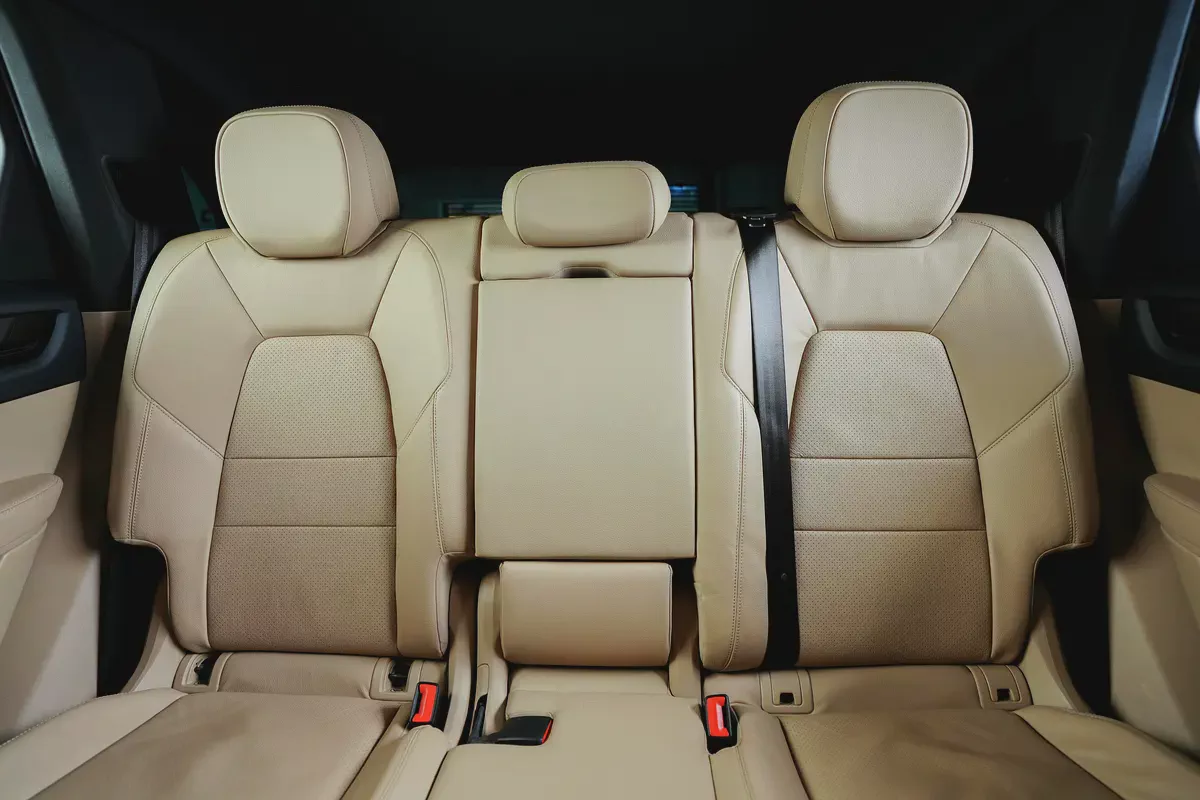 Porsche cayenne-SUV-GCC-sport crono package-Dual Exhaust-Ventilated Seats-Warranty Available-17-17
