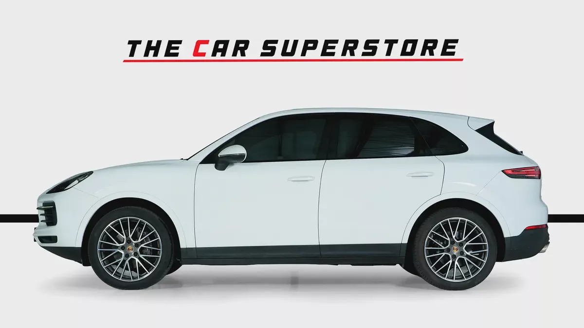 Porsche cayenne-SUV-GCC-sport crono package-Dual Exhaust-Ventilated Seats-Warranty Available-4-4