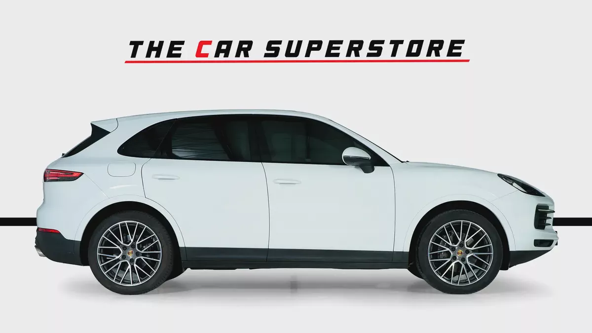 Porsche cayenne-SUV-GCC-sport crono package-Dual Exhaust-Ventilated Seats-Warranty Available-8-8