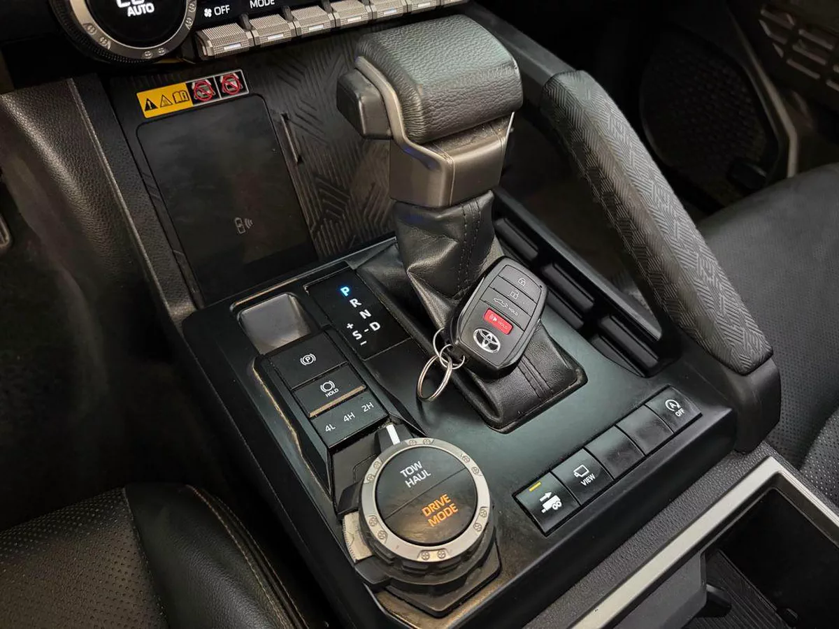For sale Toyota Tacoma IV, 2.4 l, 2024 in UAE, Sharjah-17-17