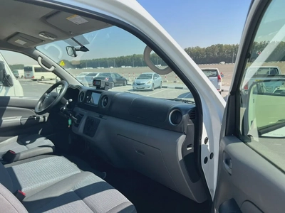 2022 Nissan Urvan | Chiller  friezer | Manual Van | GCC | Screen | Ref#1014-9