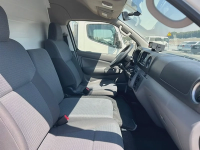 2022 Nissan Urvan | Chiller  friezer | Manual Van | GCC | Screen | Ref#1014-10