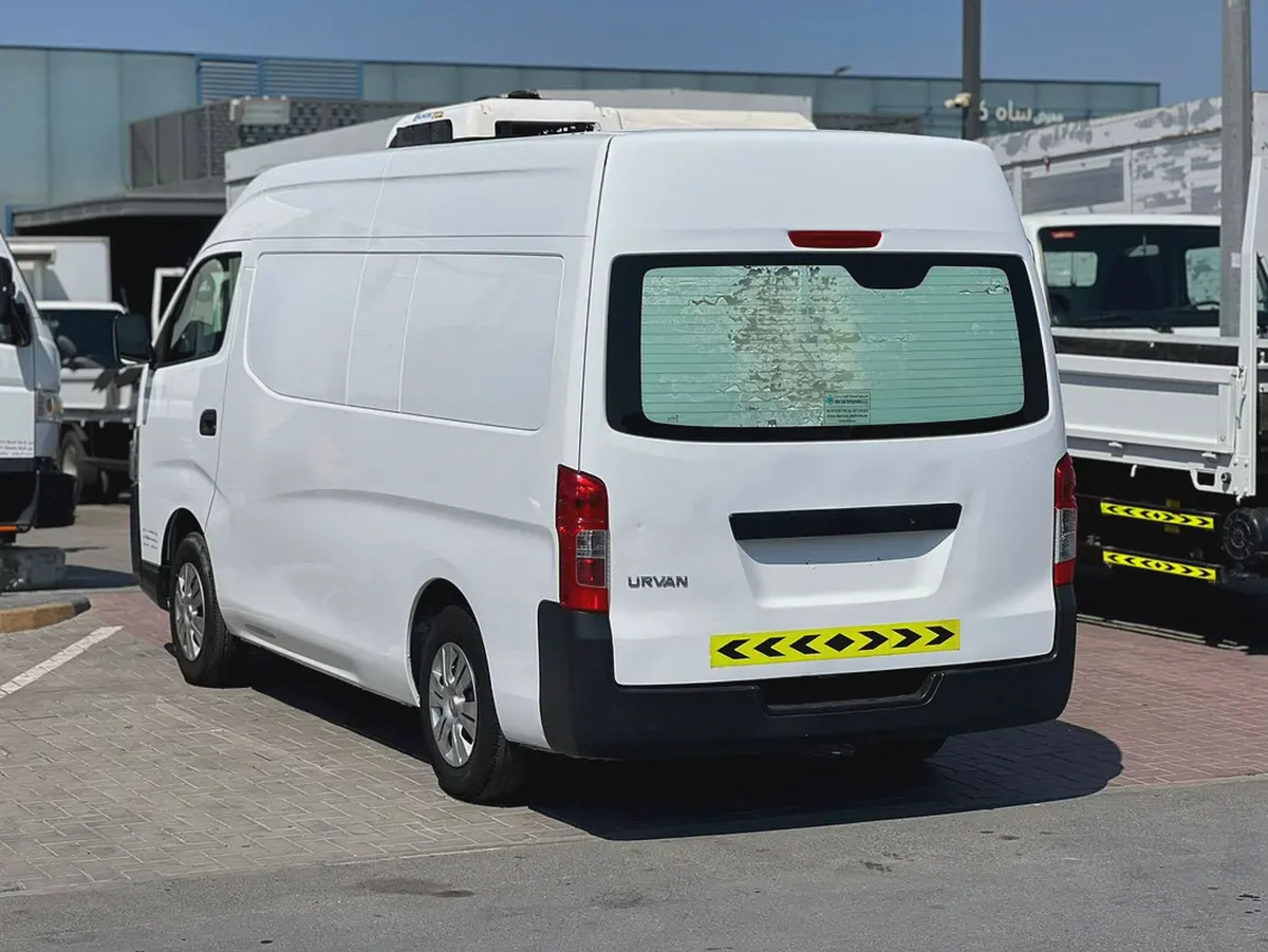2022 Nissan Urvan | Chiller friezer | Manual Van | GCC | Screen | Ref#1014-3-3