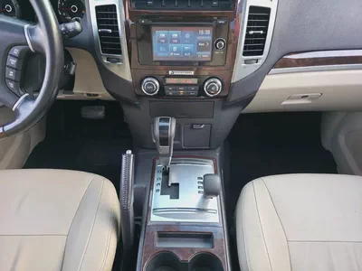 Mitsubishi Pajero 2019 GLS Top Line | GCC Specs | Full Service History From Company Well Maintained-17