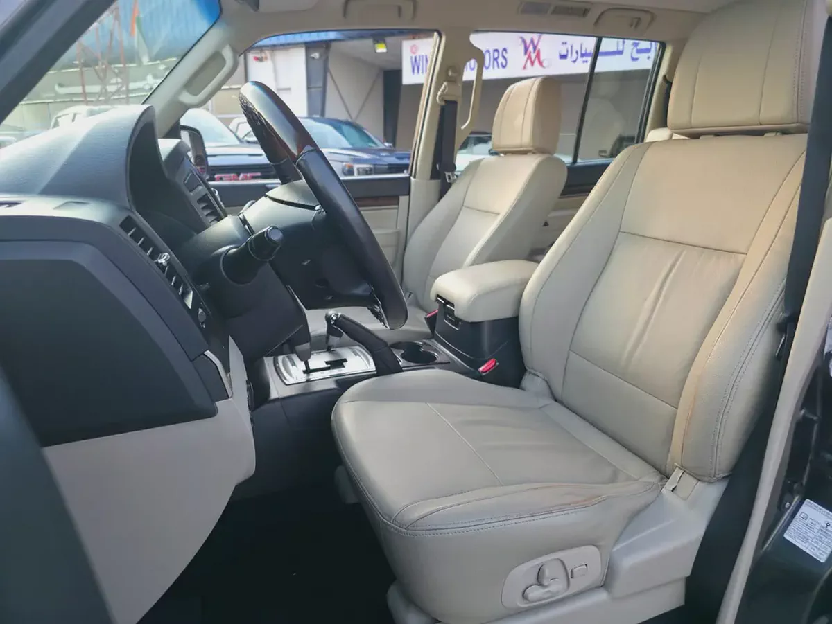 Mitsubishi Pajero 2019 GLS Top Line | GCC Specs | Full Service History From Company Well Maintained-9-9