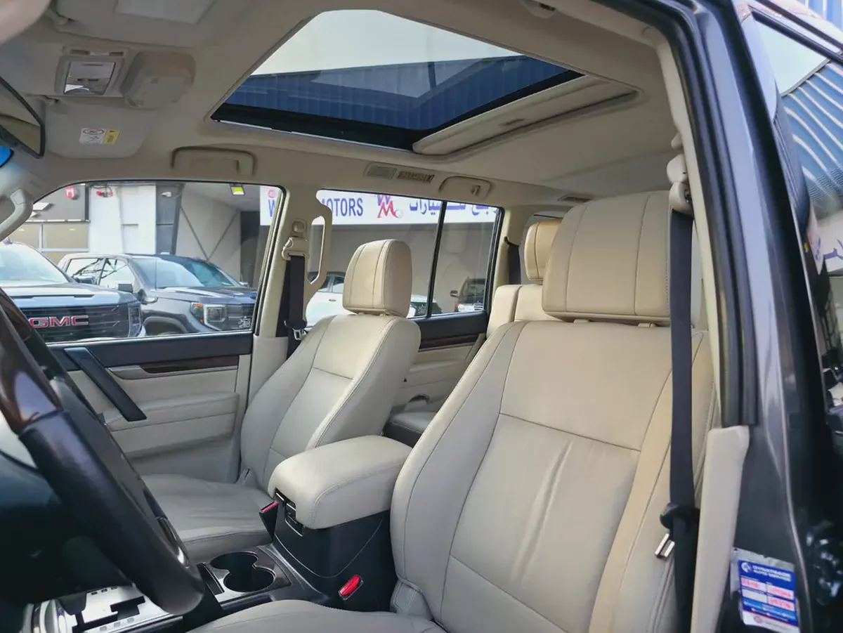 Mitsubishi Pajero 2019 GLS Top Line | GCC Specs | Full Service History From Company Well Maintained-11-11