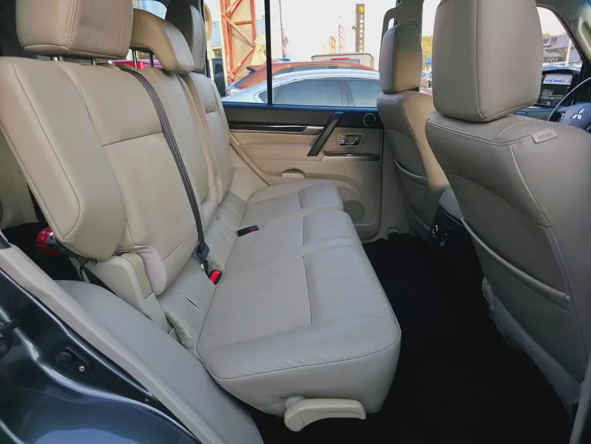 Mitsubishi Pajero 2019 GLS Top Line | GCC Specs | Full Service History From Company Well Maintained-12-12