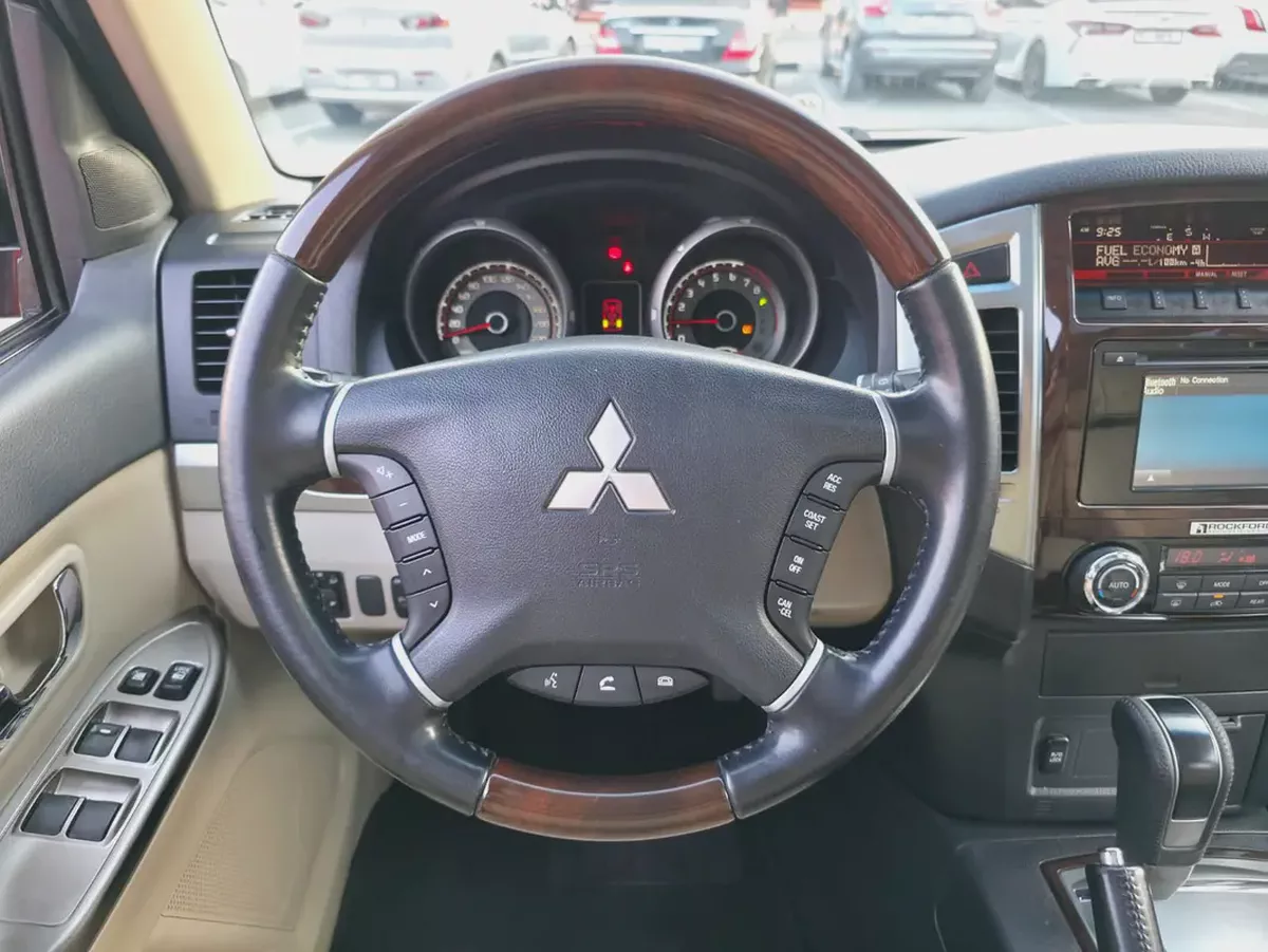 Mitsubishi Pajero 2019 GLS Top Line | GCC Specs | Full Service History From Company Well Maintained-18-18