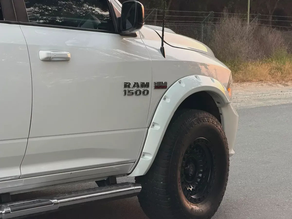 Dodge Ram 1500 SLT 2015 | US Specs | Clean Condition-2-2