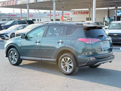 Toyota RAV4 2018 model LE hybrid-11