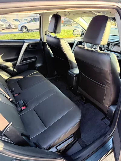Toyota RAV4 2018 model LE hybrid-13