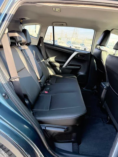 Toyota RAV4 2018 model LE hybrid-14