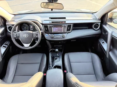 Toyota RAV4 2018 model LE hybrid-4