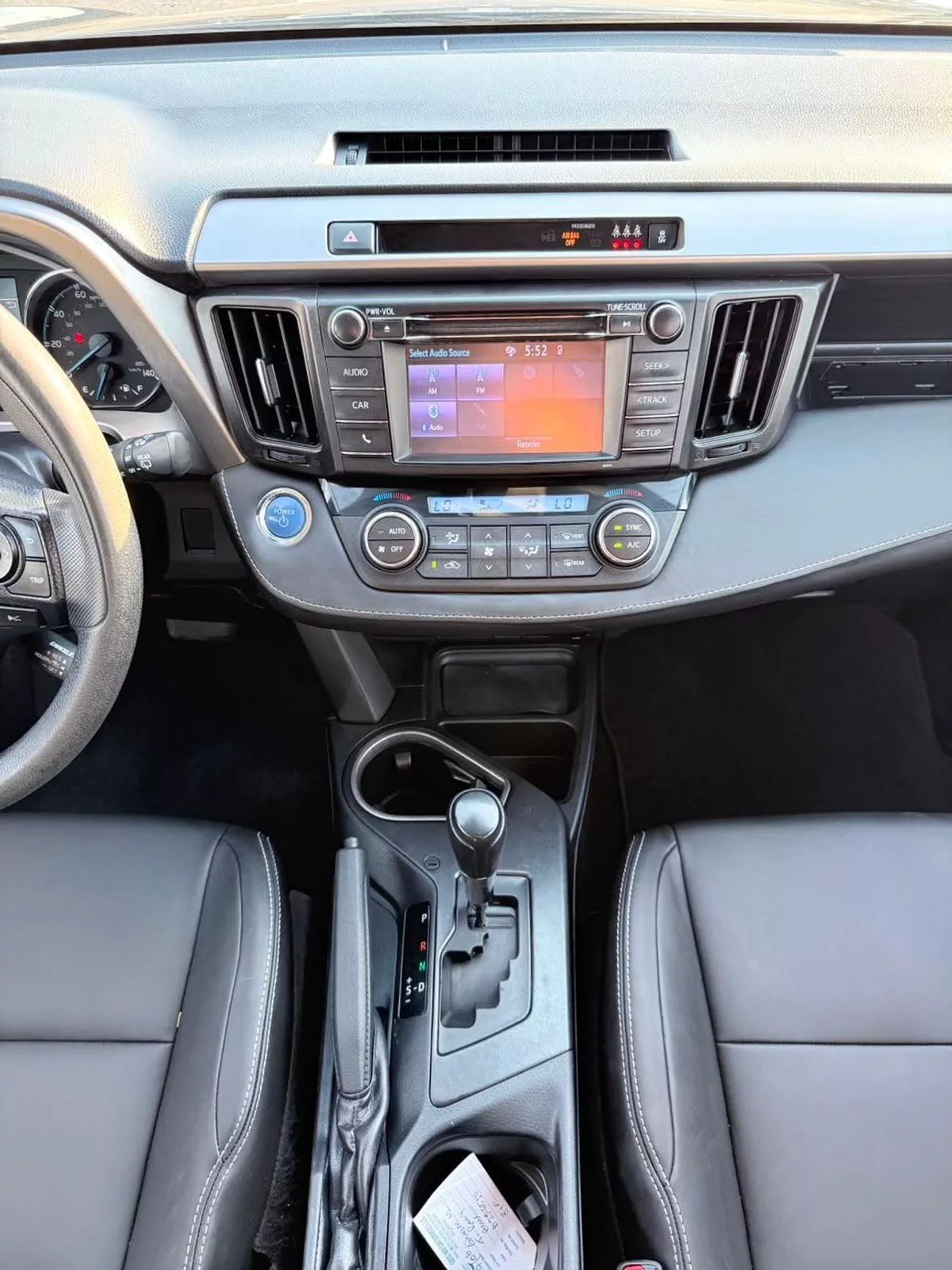 Toyota RAV4 2018 model LE hybrid-9-0