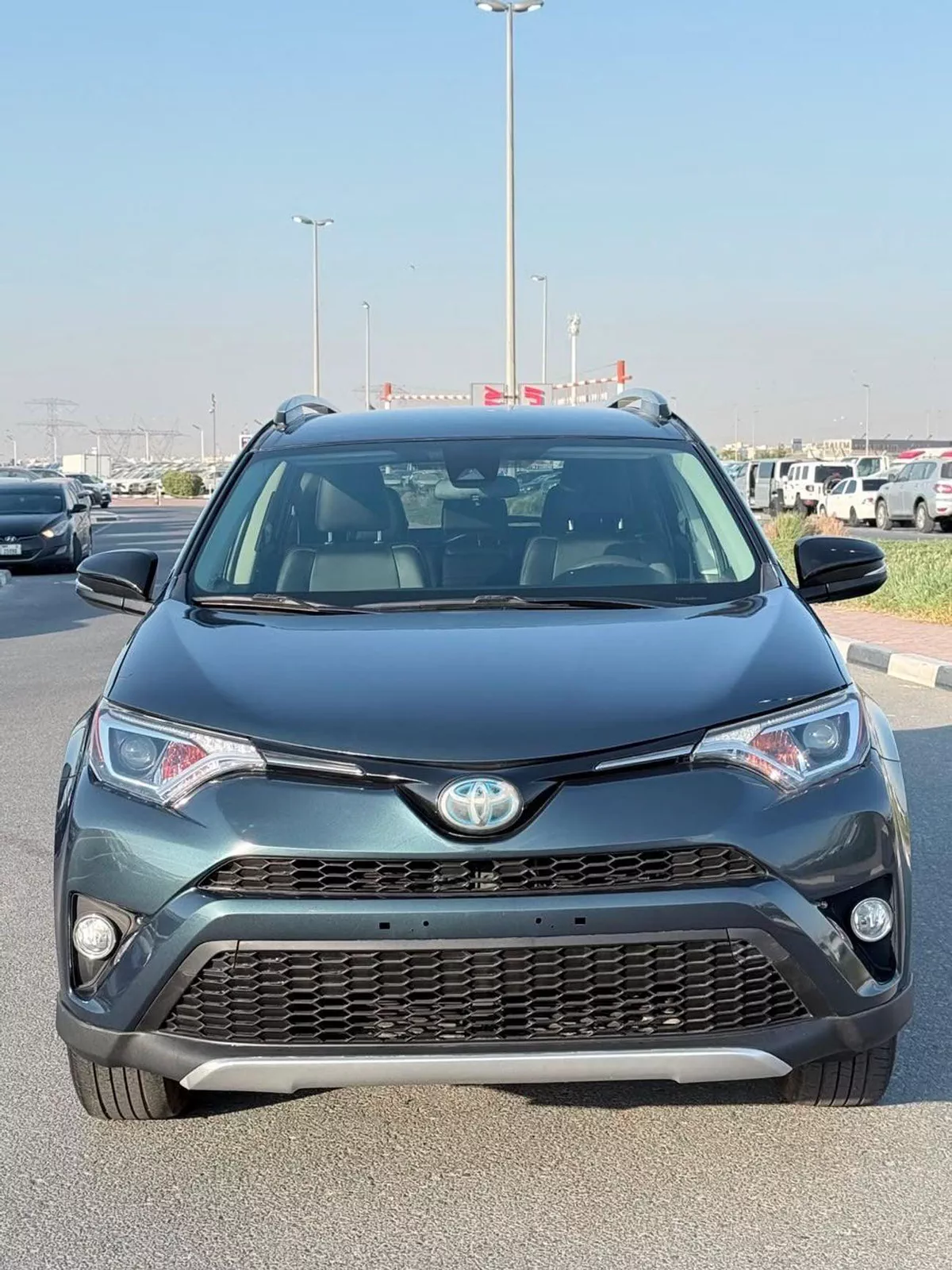 Toyota RAV4 2018 model LE hybrid-1-0