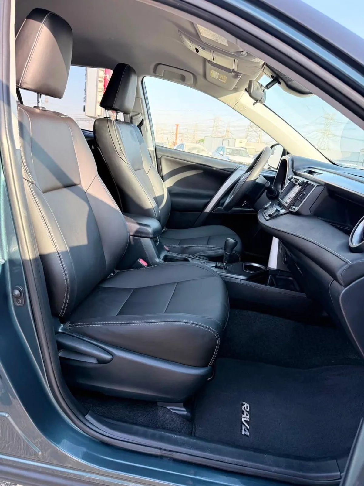 Toyota RAV4 2018 model LE hybrid-5-0