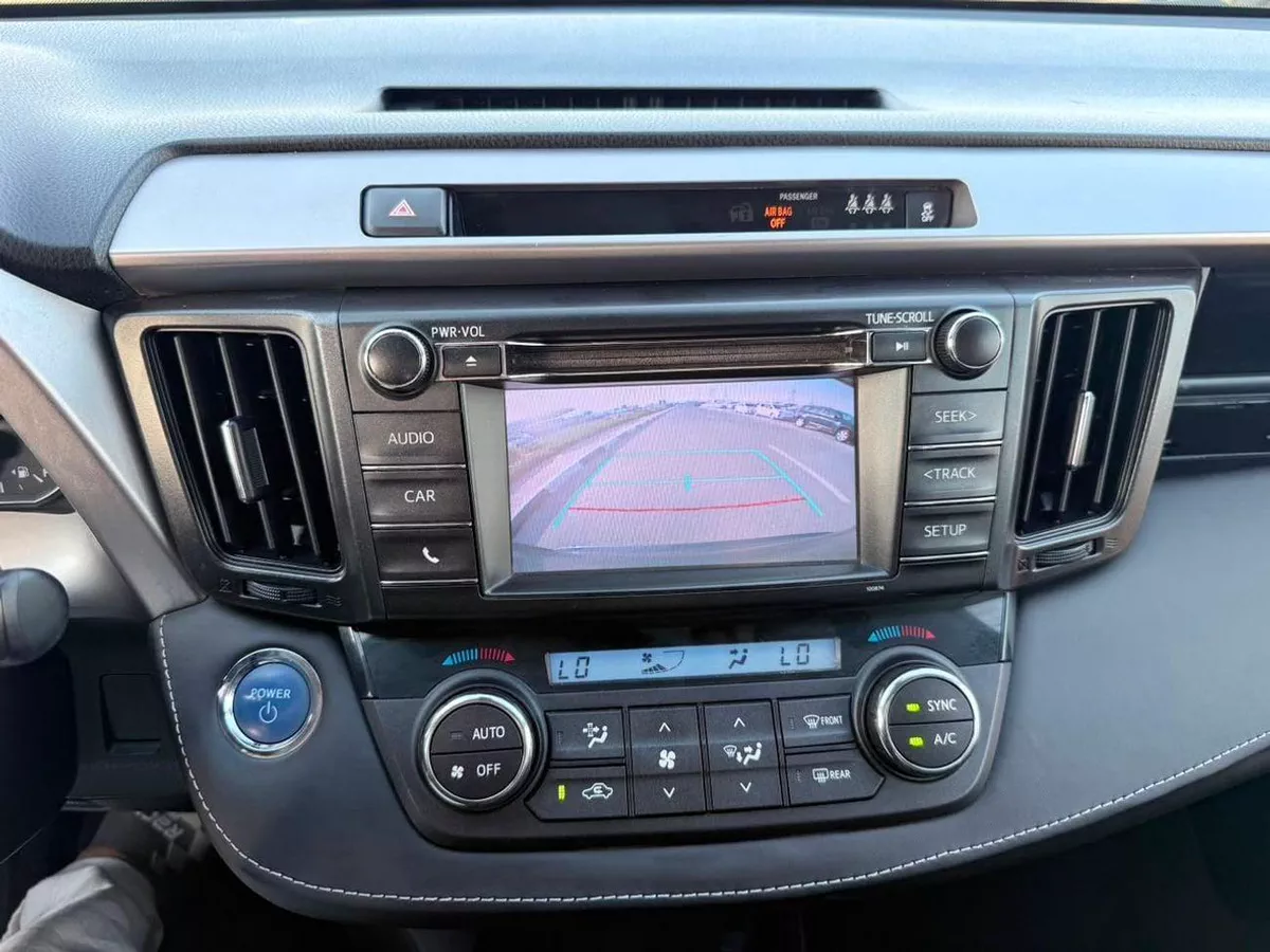 Toyota RAV4 2018 model LE hybrid-6-0