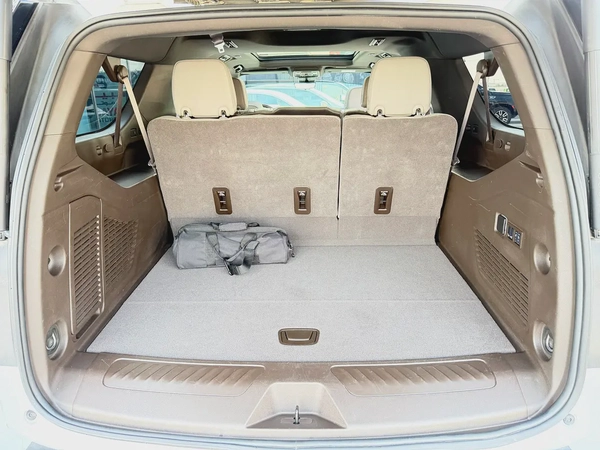جي ام سي يوكن اليفيشن اكس ال ابيض / بيج خليجي بن حموده 2025 GMC Yukon Elevation XL - GCC Specs