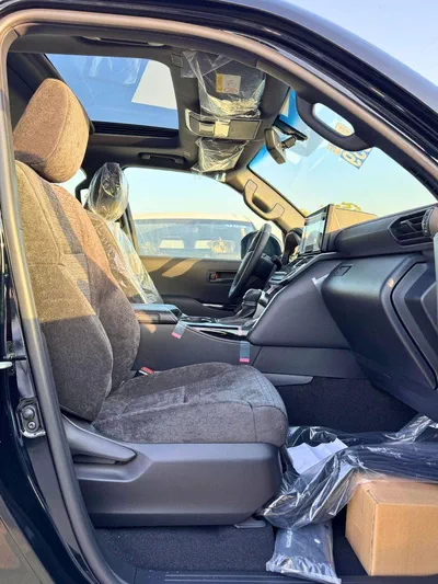 Toyota Land Cruiser GXR 3.5L V6 PETROL || DRIVER PWR SEAT / SUNROOF / DIGITAL SPEEDOMETER / DIFF LOCK (CODE # GXR3B)-6