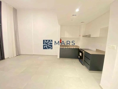 Luxurious Apartment // With Terrace // Ready to move-2