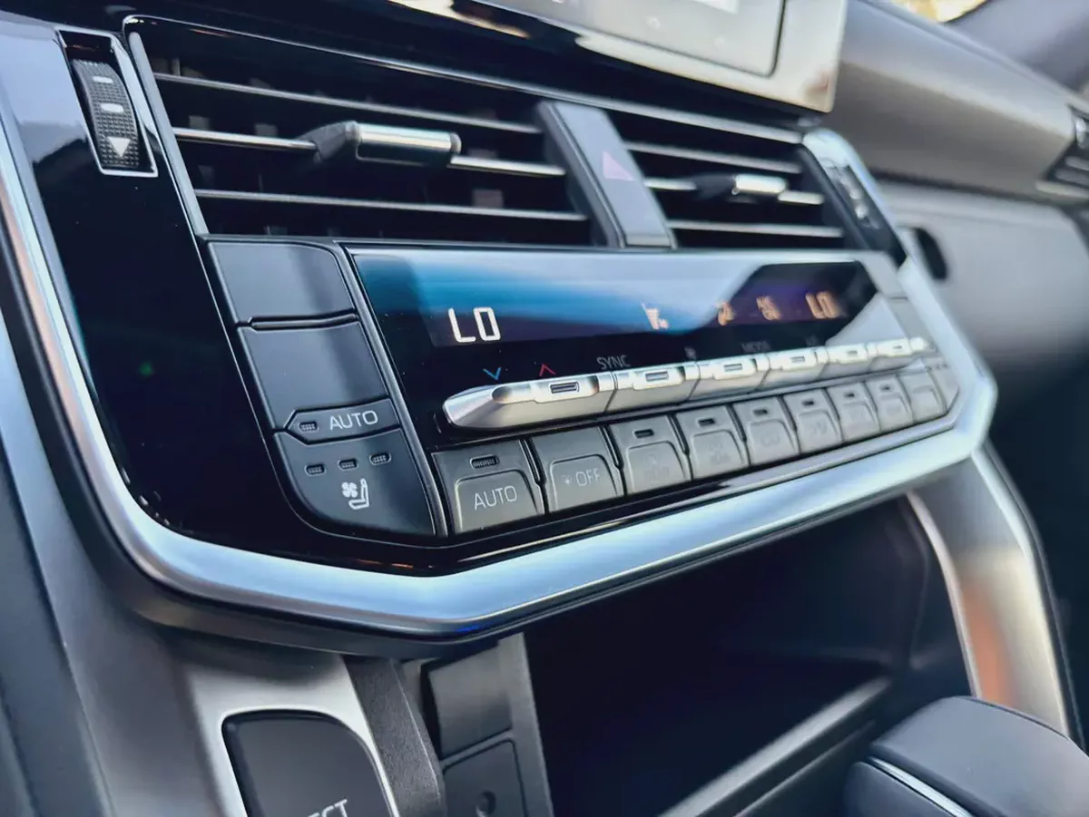 Toyota Land Cruiser GXR4.0 MODEL  2026 GCC Specs-8-8